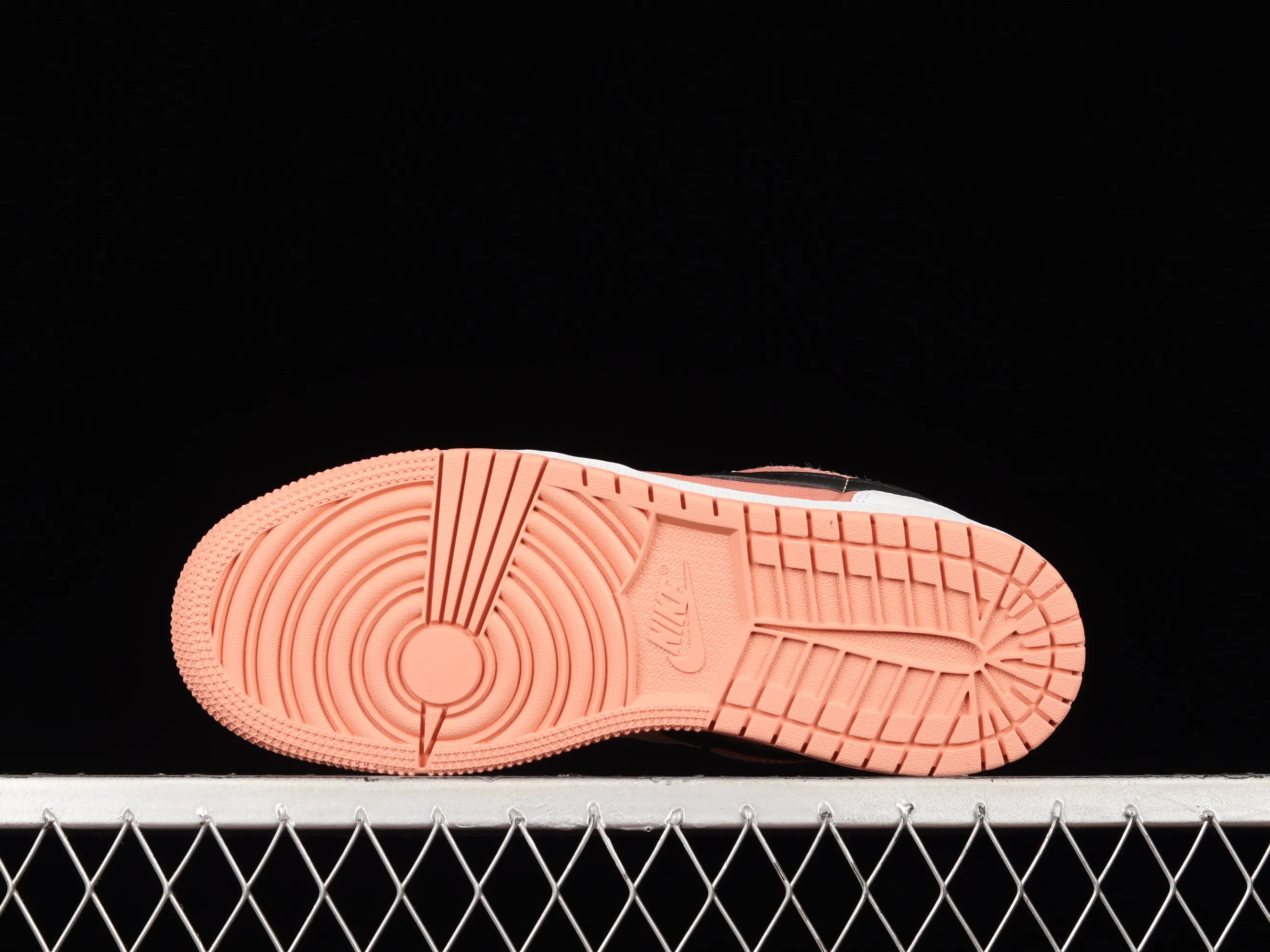 All categories Air Jordan Jordan series basketball shoes Air Jordan 1 Low G version pure original Air Jordan 1 Low AJ1 Joe 1 white and black powder low-top cultural leisure sports sneakers DM8960-801